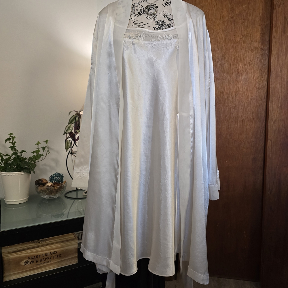 SOLD Off-White Satin Peignoir Set